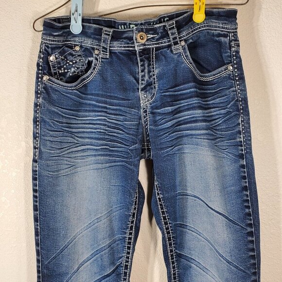 Hydraulic Distressed Blue Denim Capri Jeans Size 6 With Rhinestone Pocket Detail - Picture 4 of 7
